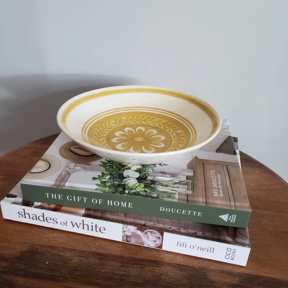 Royal China Casablanca Cavalier Ironstone Yellow Flower Bowl